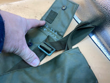 Charger l&#39;image dans la galerie, British Army Vietnam War Utility Pouch / Sleeve with Strap. WD Marked and Dated.
