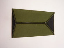Lade das Bild in den Galerie-Viewer, OD Green Rank Slides / Epaulette Pair Genuine British Army - RHA Corporal
