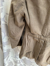 Lade das Bild in den Galerie-Viewer, Original WW2 US Army / Airforce A Class Dress Uniform - 36R
