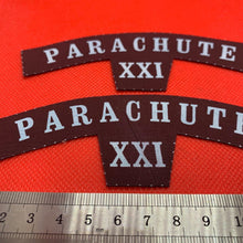 Charger l&#39;image dans la galerie, Pair of WW2 Style Printed 21st Parachute Regiment Shoulder Titles - Repro - #3
