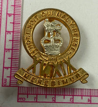 Load image into Gallery viewer, British Army Merebimur 15/19th Hussars Regiment Bi-Metal Cap Badge - The Militaria Shop
