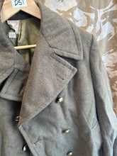 Charger l&#39;image dans la galerie, Genuine French Army Greatcoat - Ideal as WW2 US Army Jeep Coat - 38&quot; Chest
