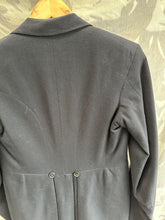 Lade das Bild in den Galerie-Viewer, Original British Army Dress Jacket  - 32&quot; Chest
