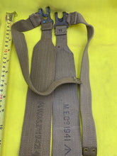 Load image into Gallery viewer, Original WW2 Dated Pair of 37 Pattern British Army L Straps
