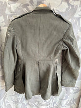 Charger l&#39;image dans la galerie, Original US Marines Dress Jacket Class A - Possibly WW2?
