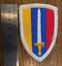 Lade das Bild in den Galerie-Viewer, A WW2 / post war US Army cloth patch / shoulder badge.
