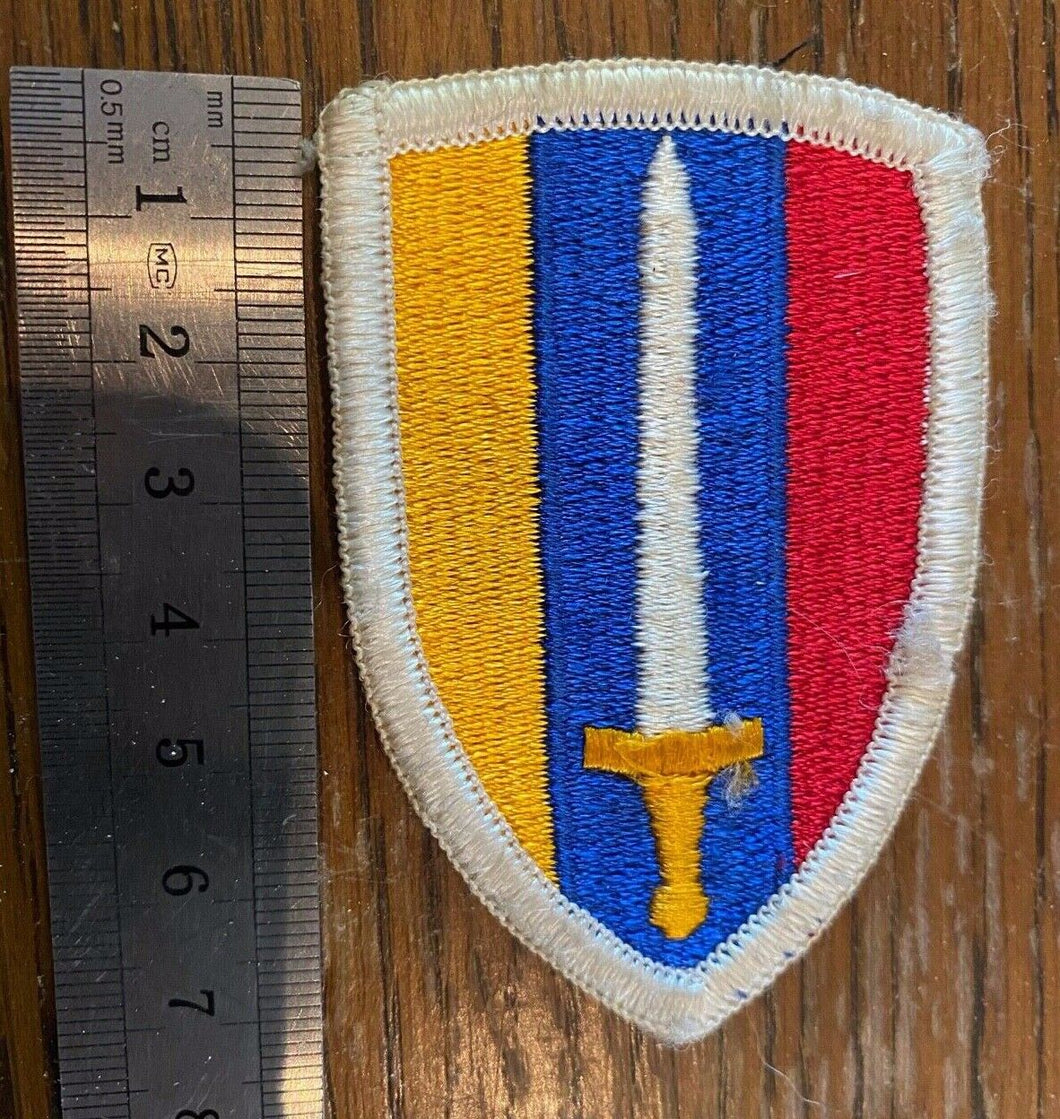 A WW2 / post war US Army cloth patch / shoulder badge.
