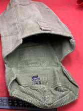 Lade das Bild in den Galerie-Viewer, 37 Pattern Bren Pouch - Post WW2 British Army Pattern in Great Condition
