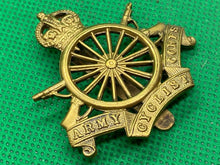 Lade das Bild in den Galerie-Viewer, WW1 Army Cyclist Corps Regiment Cap Badge
