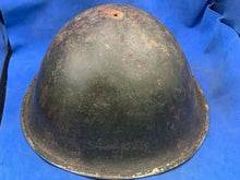 Charger l&#39;image dans la galerie, Original WW2 British Army / Canadian Army Mk3 Turtle Combat Helmet
