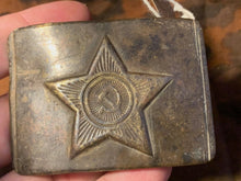 Load image into Gallery viewer, Genuine WW2 USSR Russian Soldiers Army Brass Belt Buckle - #33
