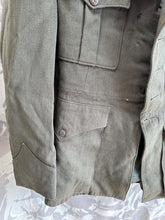 Charger l&#39;image dans la galerie, Original US Marines Dress Jacket Class A - Possibly WW2?
