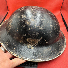 Charger l&#39;image dans la galerie, British Army Mk2 Brodie Helmet - Original WW2 - South African Manufactured
