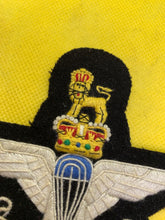 Lade das Bild in den Galerie-Viewer, British Army Parachute Regiment Embroidered Blazer Badge
