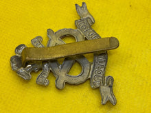 Load image into Gallery viewer, WW1 / WW2 British Army North Staffordshire Regiment Cap Badge.
