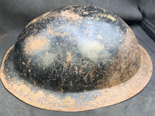 Charger l&#39;image dans la galerie, Original WW1 / WW2 British Army Mk1* Army Combat Helmet

