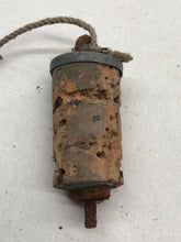 Load image into Gallery viewer, Original WW1 / WW2 British Army Water Bottle Cork Lid
