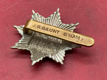 Load image into Gallery viewer, WW1 / WW2 British Army 13th London Regiment (Princess Louise&#39;s) Cap Badge.
