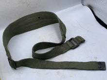 Charger l&#39;image dans la galerie, Original WW2 British Army 44 Pattern Shoulder Strap
