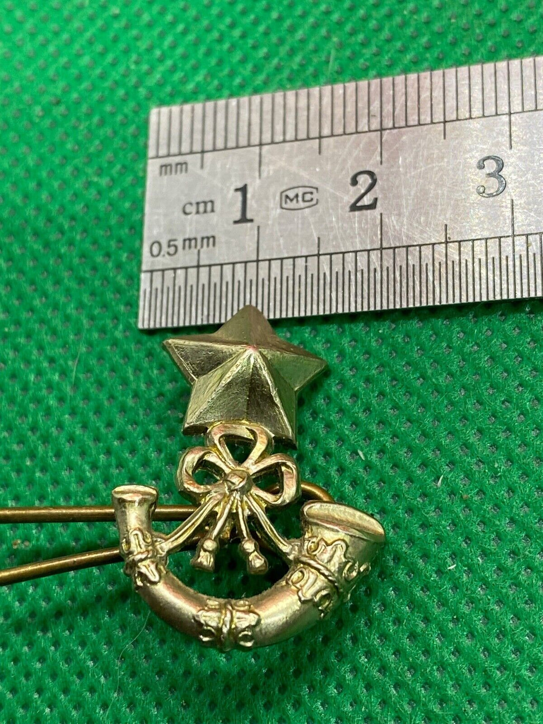 Original British Army CAMERONIANS SCOTTISH RIFLES Collar Badge