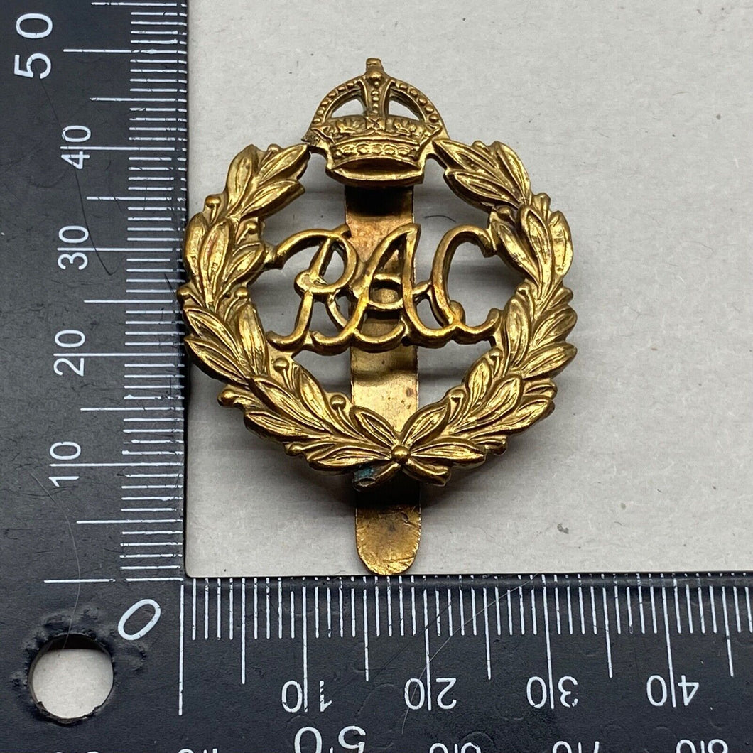 WW1 / WW2 British Army ROYAL ARMOURED CORPS Brass Cap Badge.