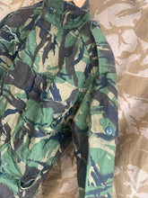 Load image into Gallery viewer, Genuine British Army Issue DPM Combat Smock - Size 160/104
