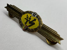 Charger l&#39;image dans la galerie, Original GDR East German Army Signals Award Badge 2nd Class
