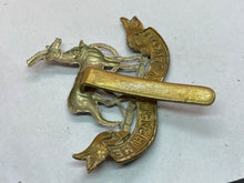 Load image into Gallery viewer, Original WW1 / WW2 British Army - Royal Warwickshire Regiment Cap Badge
