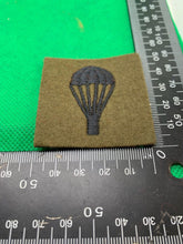 Load image into Gallery viewer, British Army Airborne Paratrooper Lightbulb Badge - Parachute Qualification
