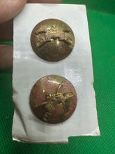 Load image into Gallery viewer, Genuine US Army Collar Disc Badges Pair - Armour Branch
