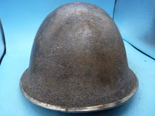 Charger l&#39;image dans la galerie, Original WW2 British / Canadian Army Mk3 High Rivet Turtle Army Combat Helmet
