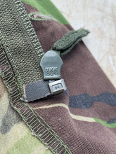 Charger l&#39;image dans la galerie, Genuine British Army DPM Woodland Combat Jacket - Size 160/88
