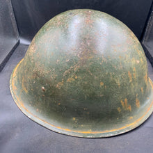 Lade das Bild in den Galerie-Viewer, British / Canadian Army WW2 Mk3 Turtle Helmet - Complete with Liner
