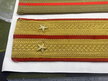 Charger l&#39;image dans la galerie, Russian Army Soviet Shoulder Board Epaulette &amp; Badge Set on Display Card
