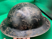 Lade das Bild in den Galerie-Viewer, British Army Mk2 Brodie Helmet - Original WW2 Combat Helmet
