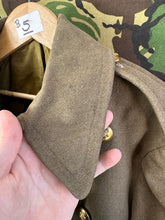 Lade das Bild in den Galerie-Viewer, Original WW2 British Army Officers Private Purchase Greatcoat - Lovely Example
