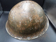 Lade das Bild in den Galerie-Viewer, Mk3 Kanadische / Britische Armee Original WW2 Schildkrötenhelm mit hoher Niete 
