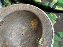 Lade das Bild in den Galerie-Viewer, British Army Mk2 Brodie Helmet - Original WW2 - South African Manufactured
