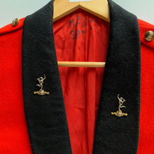 Load image into Gallery viewer, British Army Lt. Colonels Royal Signal Corps Mess Jacket Uniform - 38 Inch Chest
