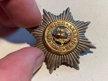 Load image into Gallery viewer, WW1 / WW2 British Army - Cheshire Regiment WM / Brass Cap Badge.
