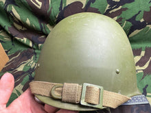 Lade das Bild in den Galerie-Viewer, Original WW2 Pattern Ssh 40 Russian Army Combat Helmet Reissue
