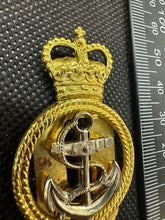 Load image into Gallery viewer, Genuine British Royal Navy Petty Officer PO Cap / Beret Badge - NEW OLD STOCK
