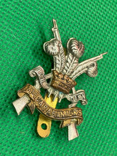 Load image into Gallery viewer, Original WW1 / WW2 British Army - 3rd Carabiniers Cap Badge
