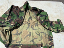 Lade das Bild in den Galerie-Viewer, Genuine British Army DPM Woodland Combat Jacket - Size 160/104
