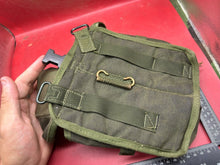 Lade das Bild in den Galerie-Viewer, Genuine British Army Combat Pouch
