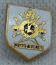 Lade das Bild in den Galerie-Viewer, Notts &amp; Derby - NEW British Army Military Cap/Tie/Lapel Pin Badge #155
