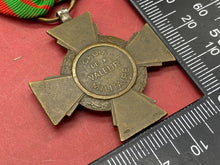 Load image into Gallery viewer, WW1 / WW2 French Croix du Valeur Medal - Original with Ribbon
