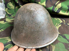 Lade das Bild in den Galerie-Viewer, British / Canadian Army Mark 3 Turtle Helmet - Original WW2 Combat Helmet
