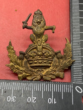 Load image into Gallery viewer, Cast British Army; Queens Own Royal Glasgow Yeomanry Cap Badge, King&#39;s Crown
