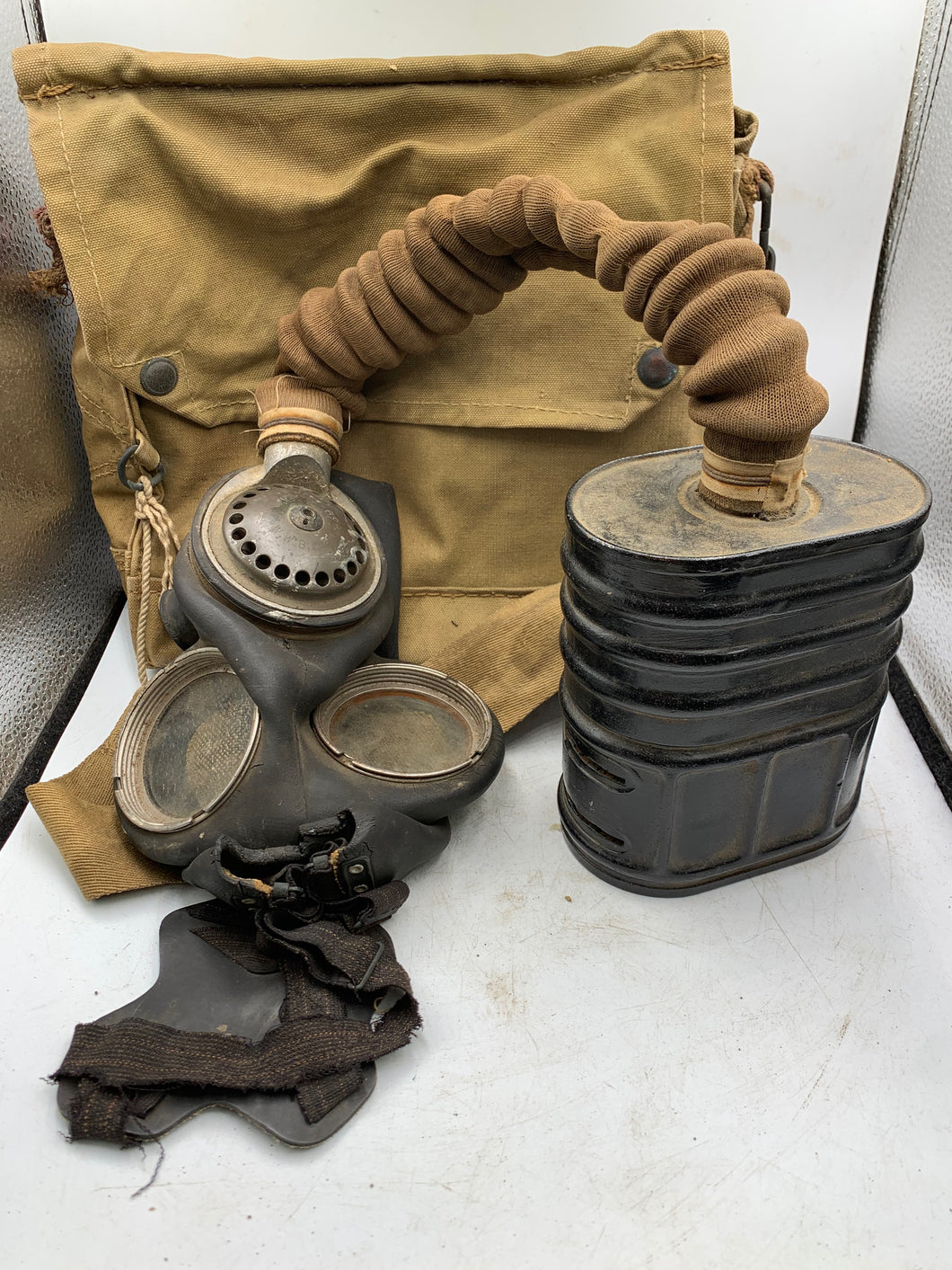 Original WW2 British Army Soldiers Gas Mask & Bag Set - 1939 Dated